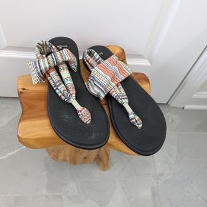 Sanuk yoga sling size 11